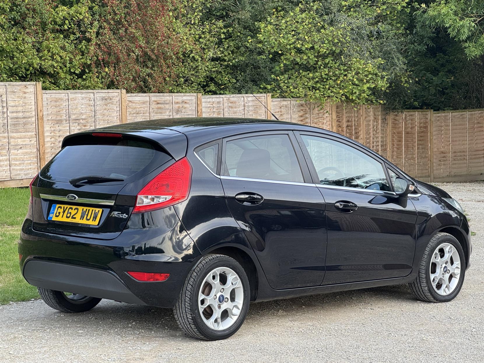 Ford Fiesta 1.25 Zetec Hatchback 5dr Petrol Manual Euro 5 (82 ps)