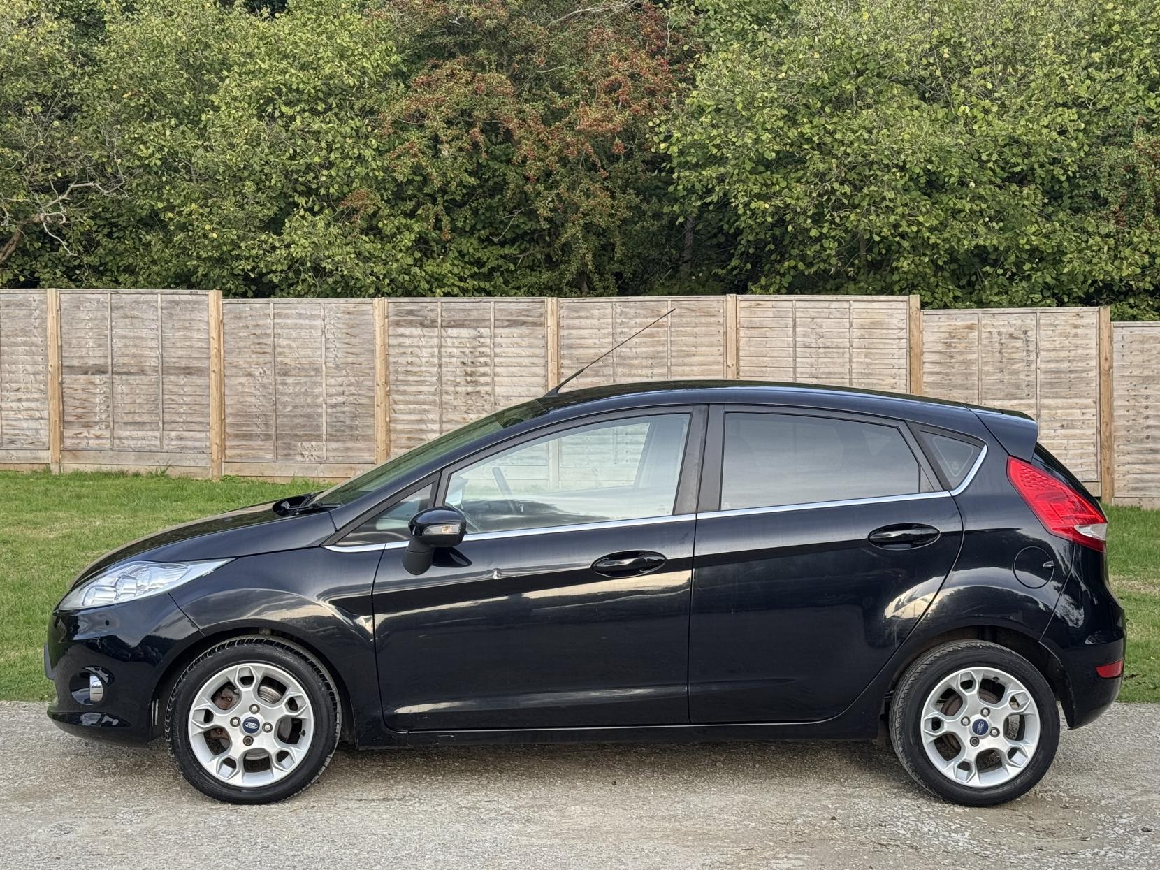 Ford Fiesta 1.25 Zetec Hatchback 5dr Petrol Manual Euro 5 (82 ps)