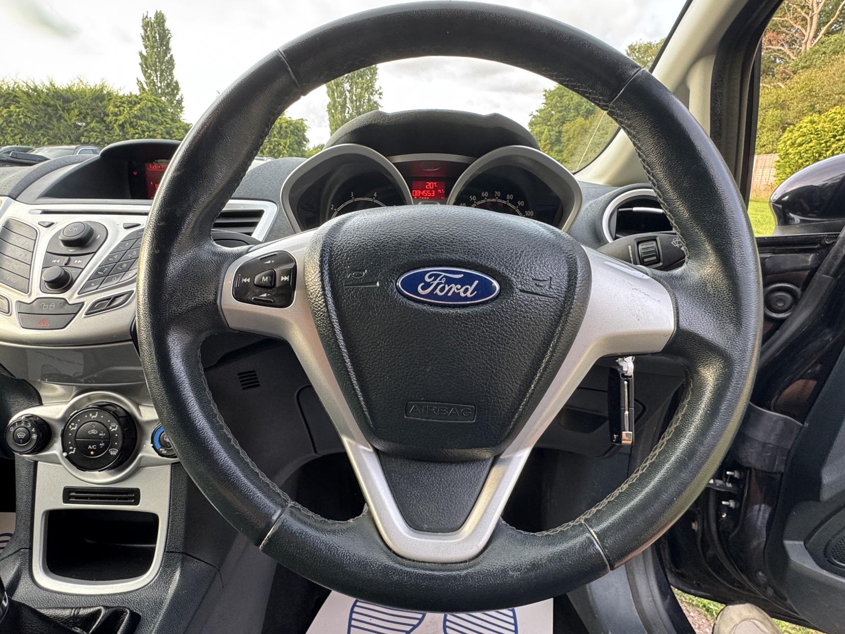 Ford Fiesta 1.25 Zetec Hatchback 5dr Petrol Manual Euro 5 (82 ps)