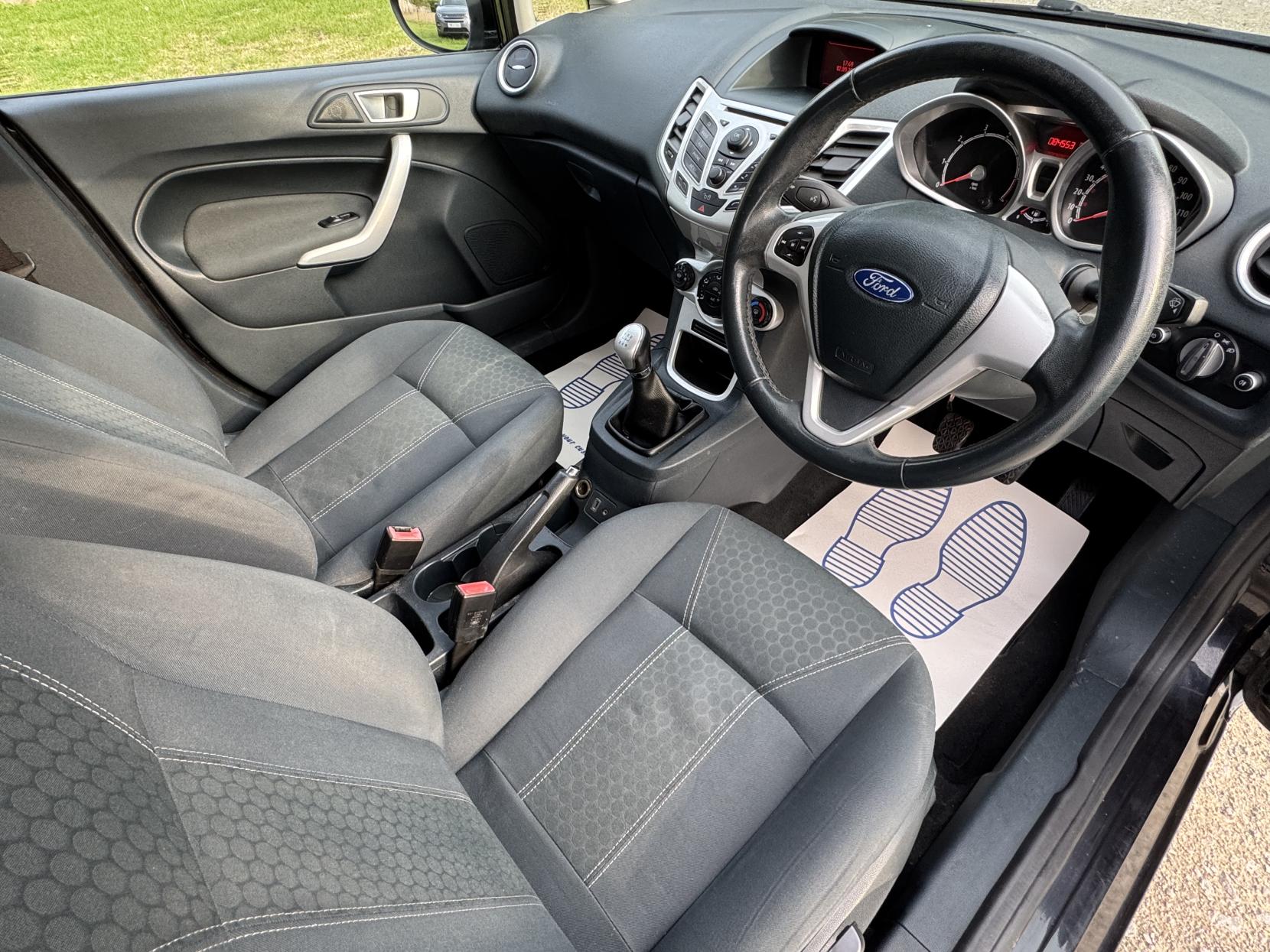 Ford Fiesta 1.25 Zetec Hatchback 5dr Petrol Manual Euro 5 (82 ps)