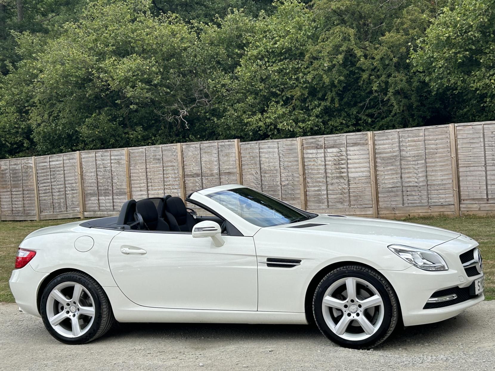 Mercedes-Benz SLK 1.8 SLK200 BlueEfficiency Convertible 2dr Petrol G-Tronic+ Euro 5 (s/s) (184 ps)