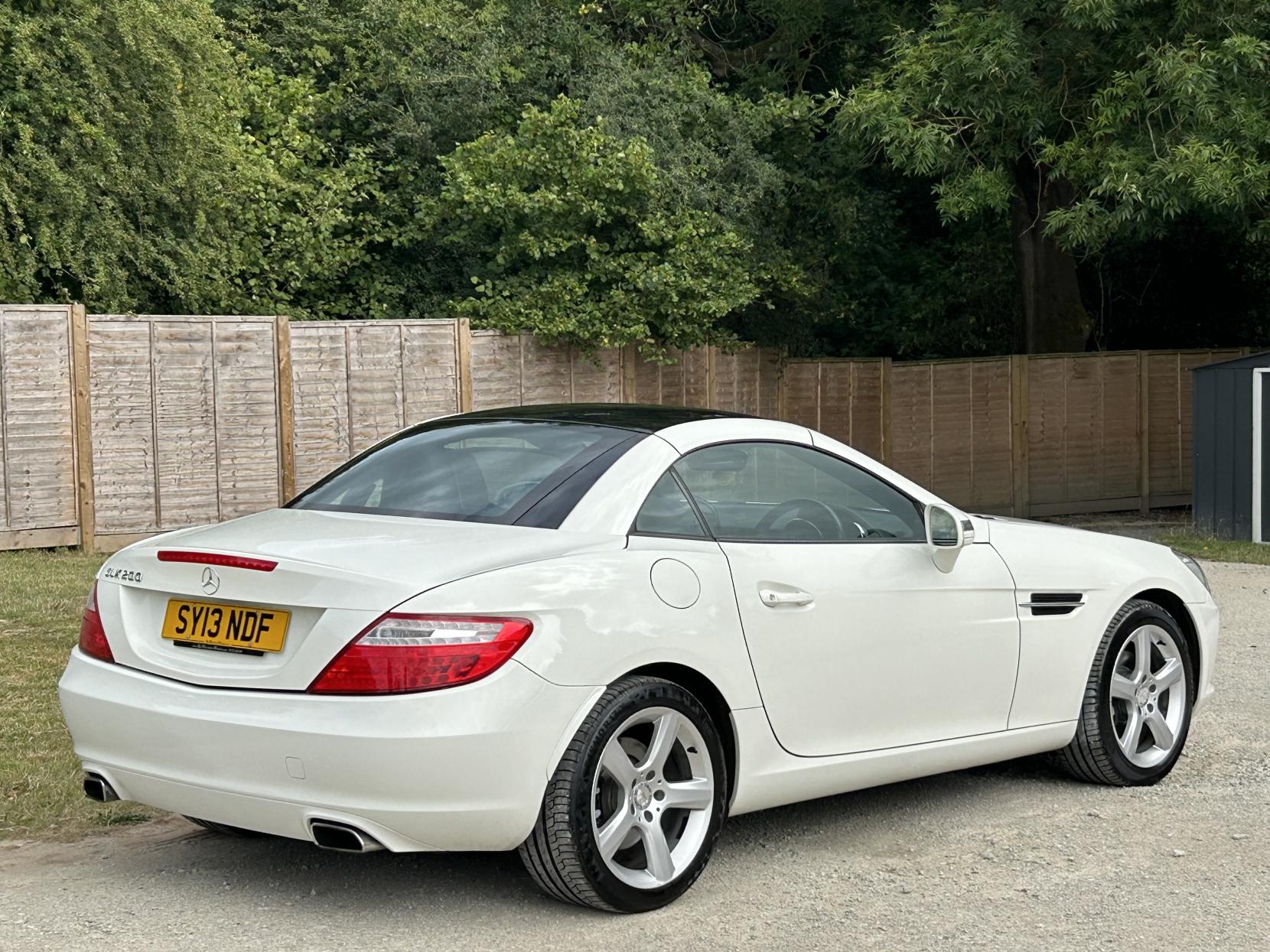 Mercedes-Benz SLK 1.8 SLK200 BlueEfficiency Convertible 2dr Petrol G-Tronic+ Euro 5 (s/s) (184 ps)