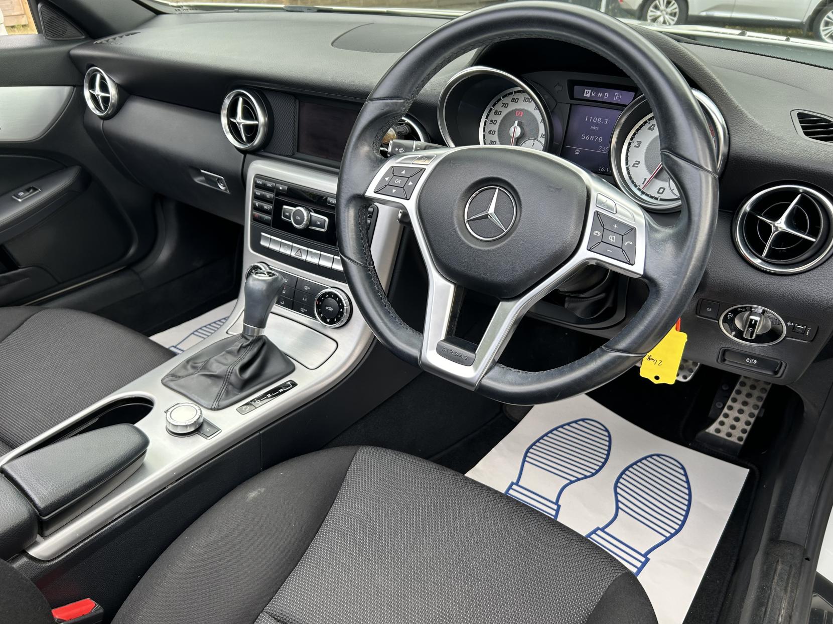 Mercedes-Benz SLK 1.8 SLK200 BlueEfficiency Convertible 2dr Petrol G-Tronic+ Euro 5 (s/s) (184 ps)
