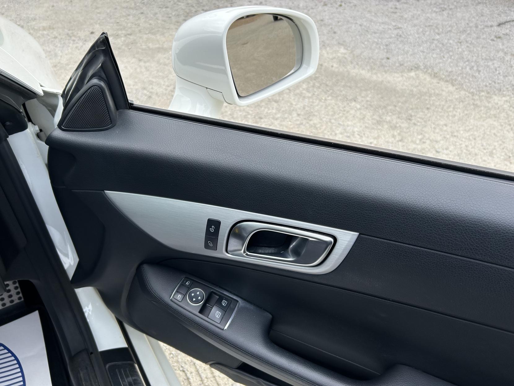 Mercedes-Benz SLK 1.8 SLK200 BlueEfficiency Convertible 2dr Petrol G-Tronic+ Euro 5 (s/s) (184 ps)