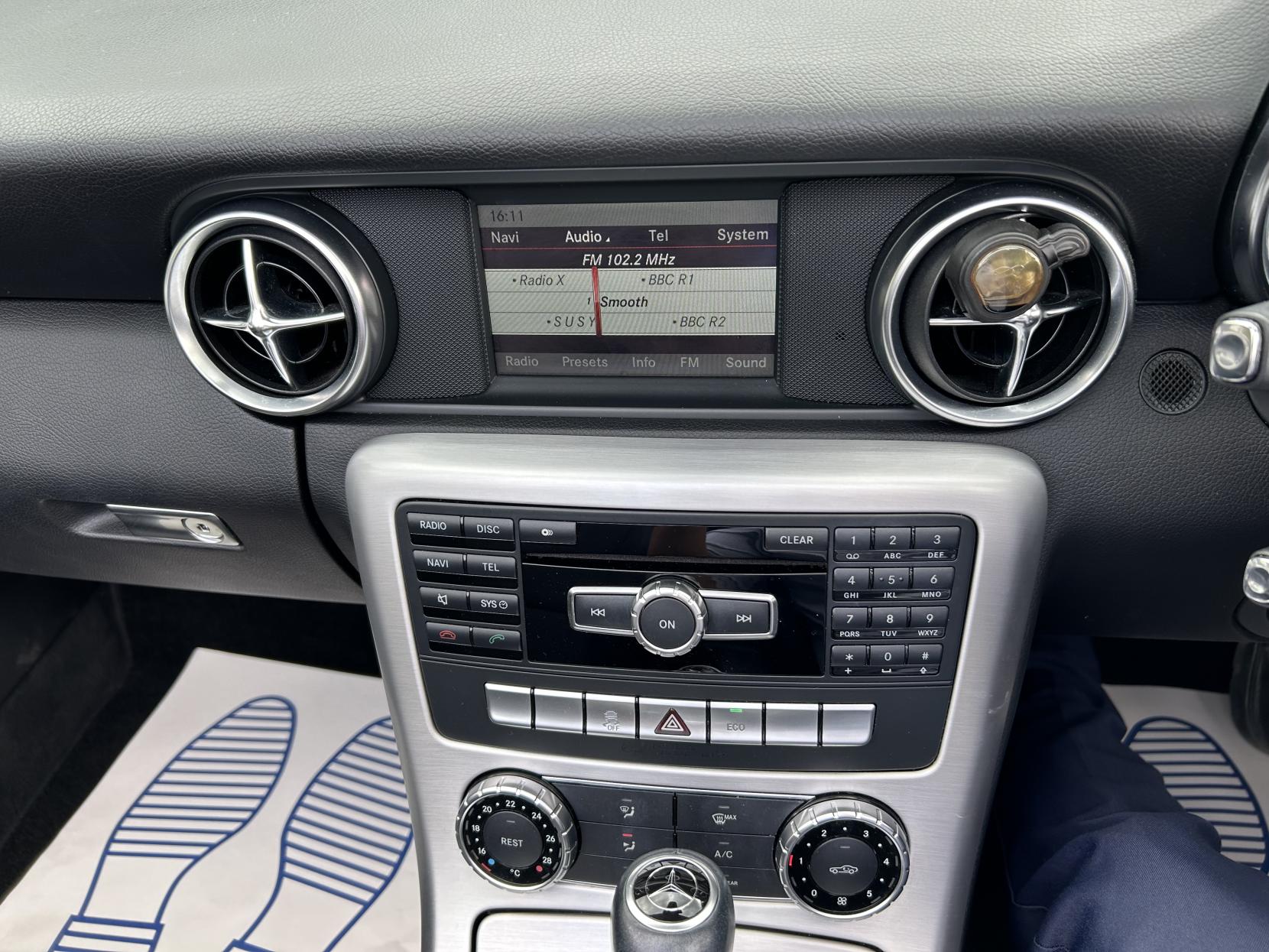 Mercedes-Benz SLK 1.8 SLK200 BlueEfficiency Convertible 2dr Petrol G-Tronic+ Euro 5 (s/s) (184 ps)