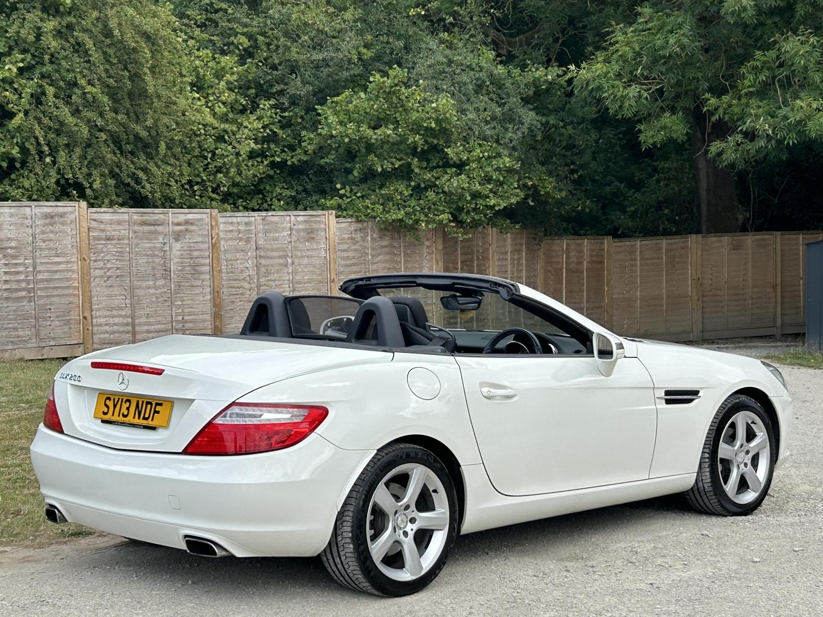 Mercedes-Benz SLK 1.8 SLK200 BlueEfficiency Convertible 2dr Petrol G-Tronic+ Euro 5 (s/s) (184 ps)