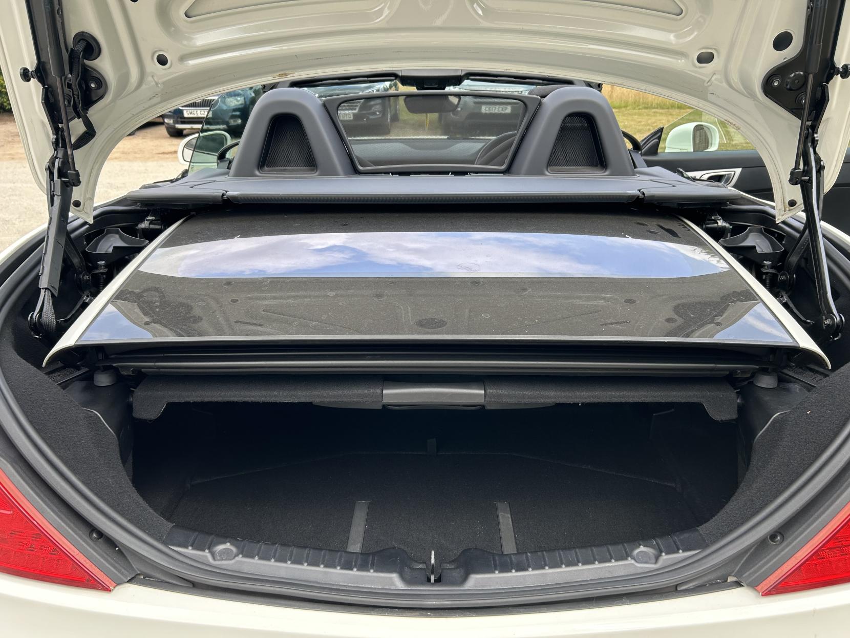 Mercedes-Benz SLK 1.8 SLK200 BlueEfficiency Convertible 2dr Petrol G-Tronic+ Euro 5 (s/s) (184 ps)