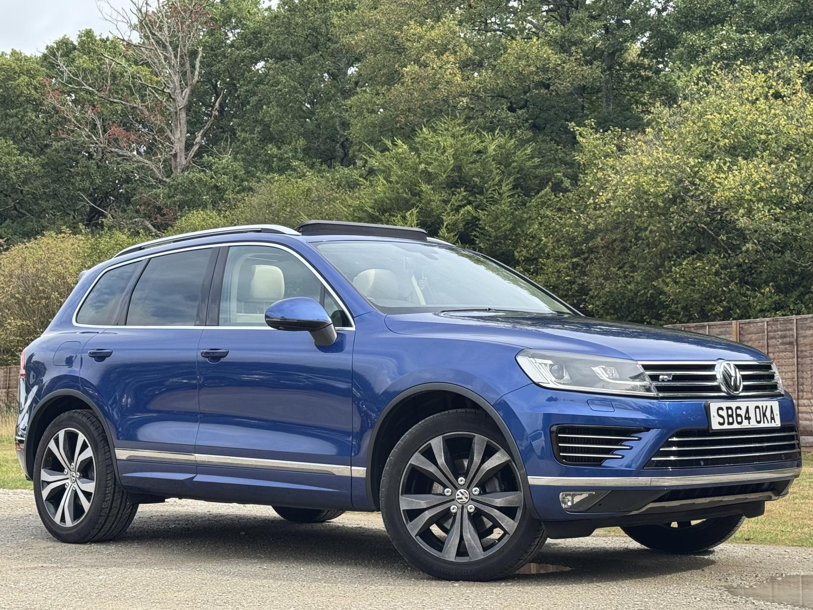 Volkswagen Touareg 3.0 TDI V6 BlueMotion Tech R-Line SUV 5dr Diesel Tiptronic 4WD Euro 6 (s/s) (262 ps)