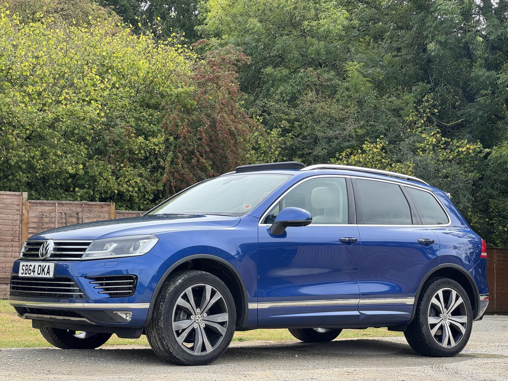 Volkswagen Touareg 3.0 TDI V6 BlueMotion Tech R-Line SUV 5dr Diesel Tiptronic 4WD Euro 6 (s/s) (262 ps)
