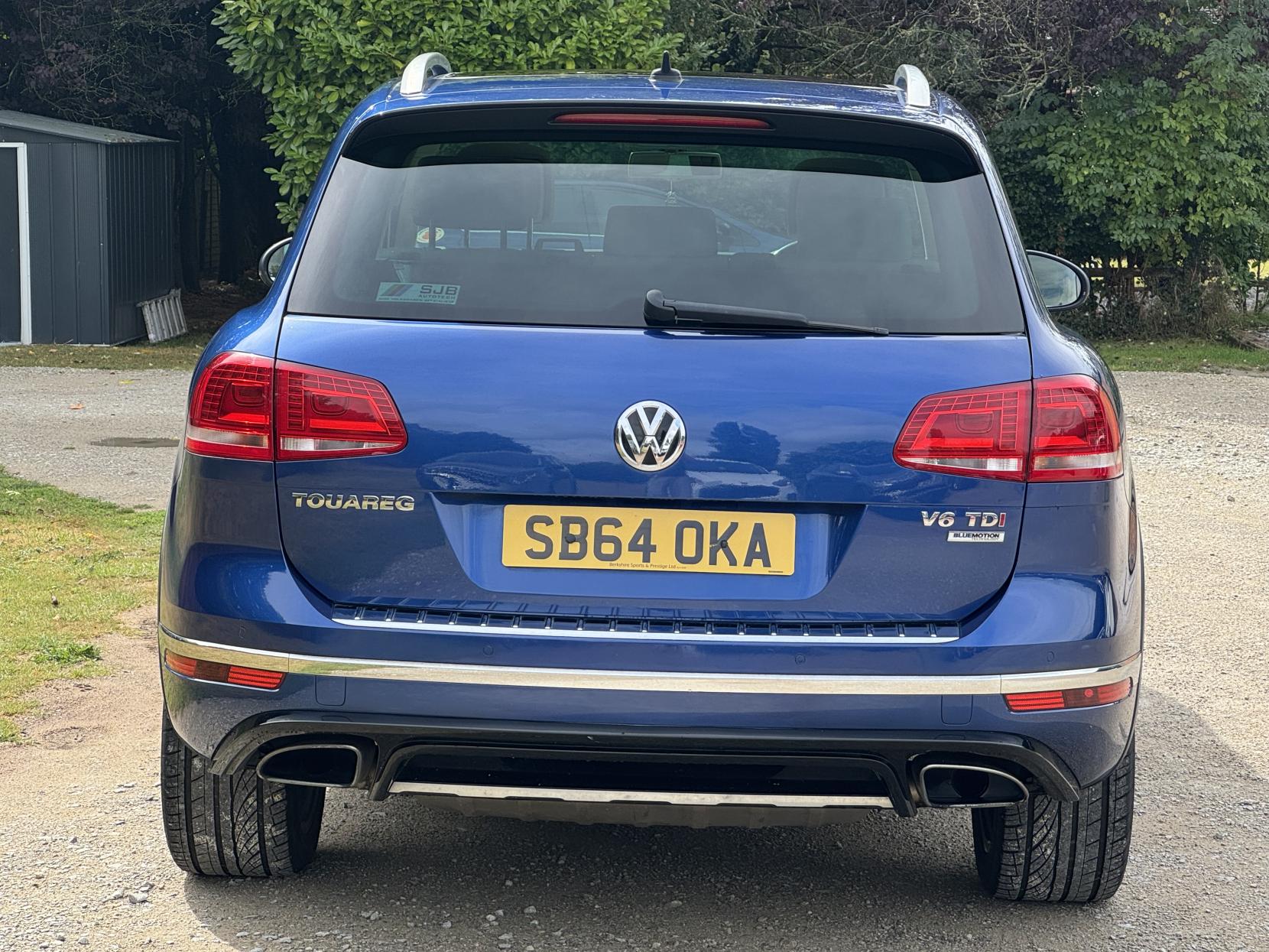 Volkswagen Touareg 3.0 TDI V6 BlueMotion Tech R-Line SUV 5dr Diesel Tiptronic 4WD Euro 6 (s/s) (262 ps)