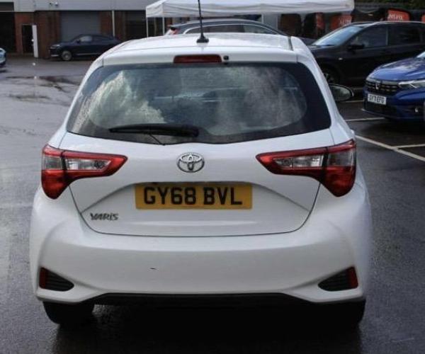 Toyota Yaris 1.5 VVT-i Icon Tech Hatchback 5dr Petrol Manual Euro 6 (111 ps)