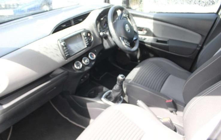 Toyota Yaris 1.5 VVT-i Icon Tech Hatchback 5dr Petrol Manual Euro 6 (111 ps)