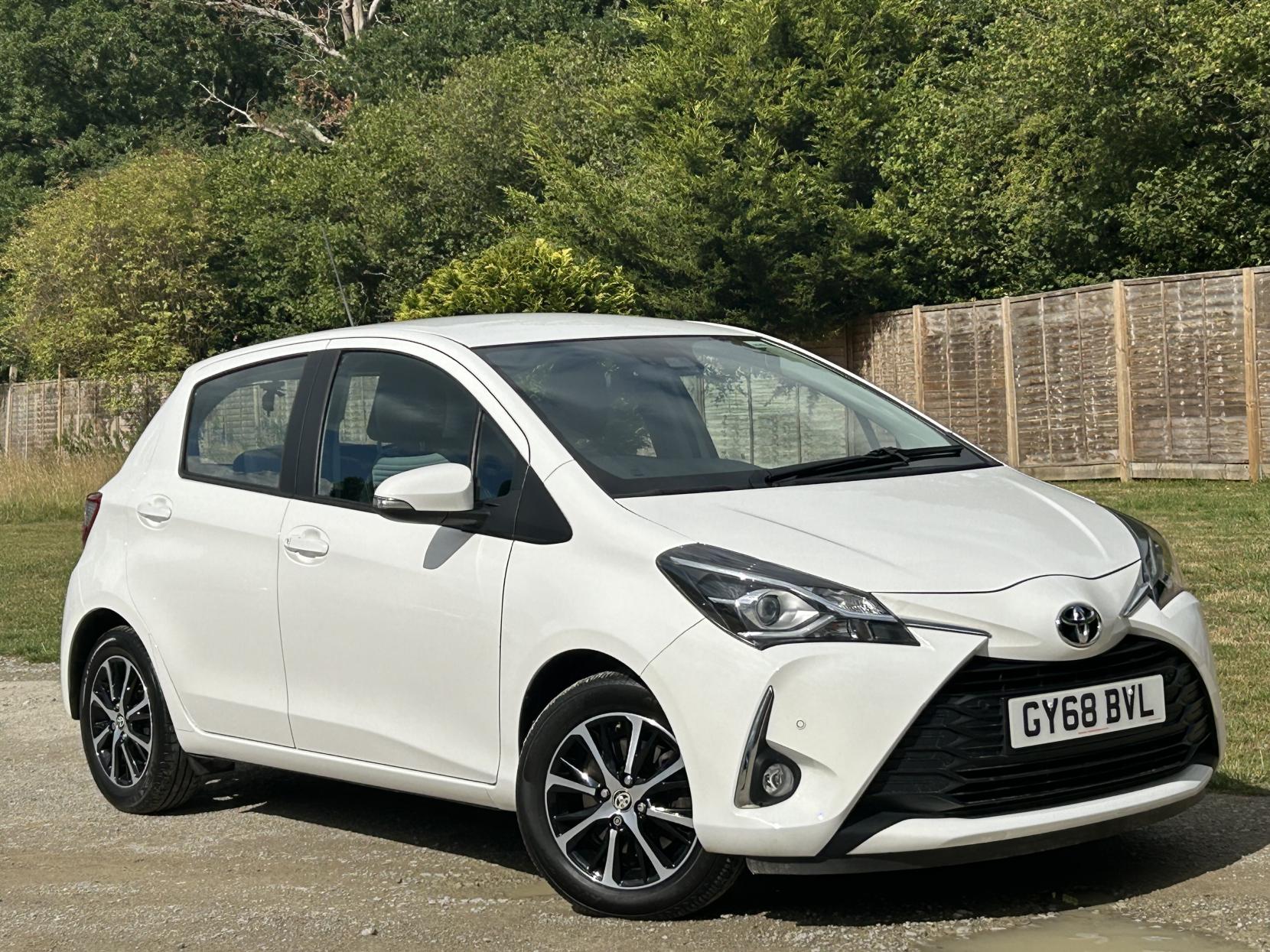 Toyota Yaris 1.5 VVT-i Icon Tech Hatchback 5dr Petrol Manual Euro 6 (111 ps)