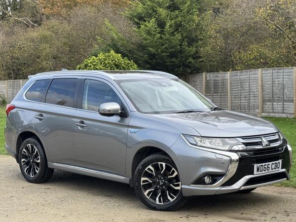 Mitsubishi Outlander 2.0h 12kWh 5hs SUV 5dr Petrol Plug-in Hybrid CVT 4WD Euro 6 (s/s) (200 ps)