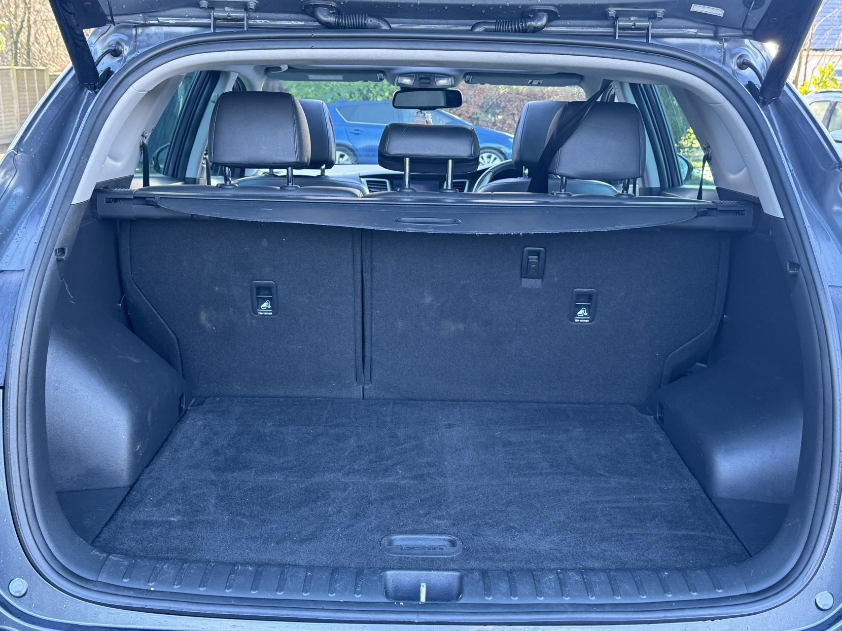 Hyundai TUCSON 1.7 CRDi Blue Drive Premium SE SUV 5dr Diesel DCT Euro 6 (s/s) (141 ps)