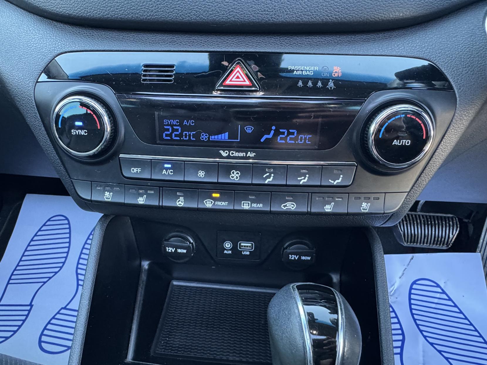 Hyundai TUCSON 1.7 CRDi Blue Drive Premium SE SUV 5dr Diesel DCT Euro 6 (s/s) (141 ps)