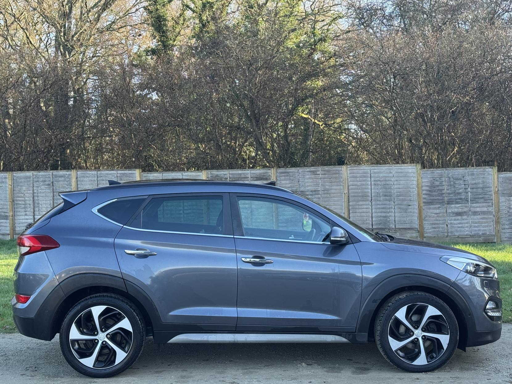 Hyundai TUCSON 1.7 CRDi Blue Drive Premium SE SUV 5dr Diesel DCT Euro 6 (s/s) (141 ps)