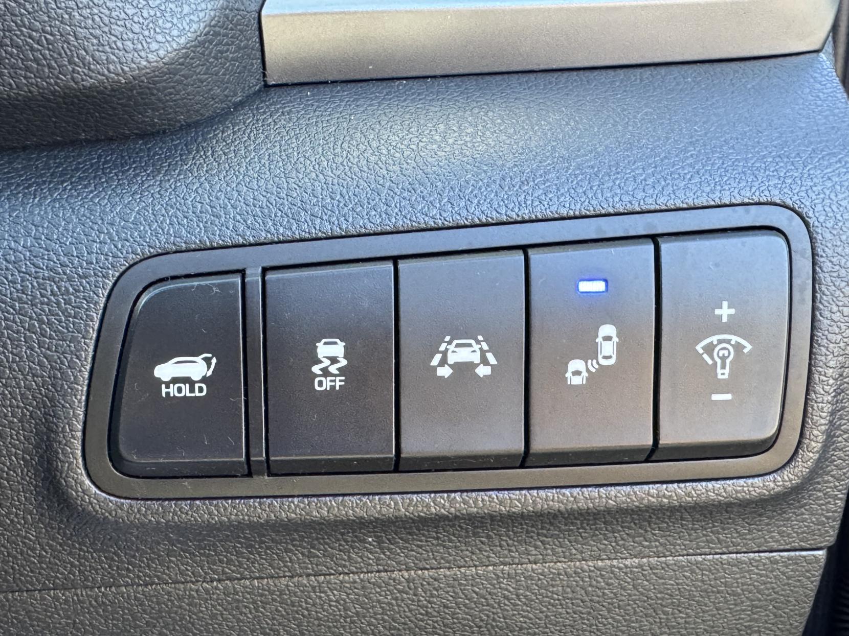 Hyundai TUCSON 1.7 CRDi Blue Drive Premium SE SUV 5dr Diesel DCT Euro 6 (s/s) (141 ps)