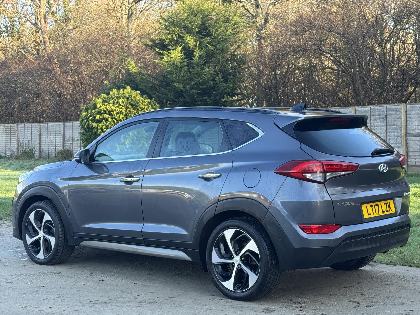 Hyundai TUCSON 1.7 CRDi Blue Drive Premium SE SUV 5dr Diesel DCT Euro 6 (s/s) (141 ps)