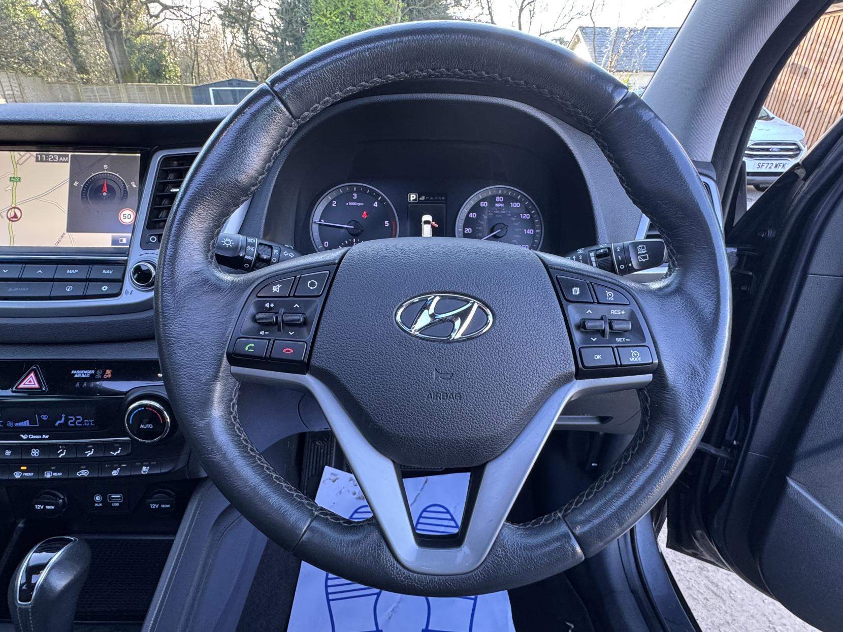 Hyundai TUCSON 1.7 CRDi Blue Drive Premium SE SUV 5dr Diesel DCT Euro 6 (s/s) (141 ps)