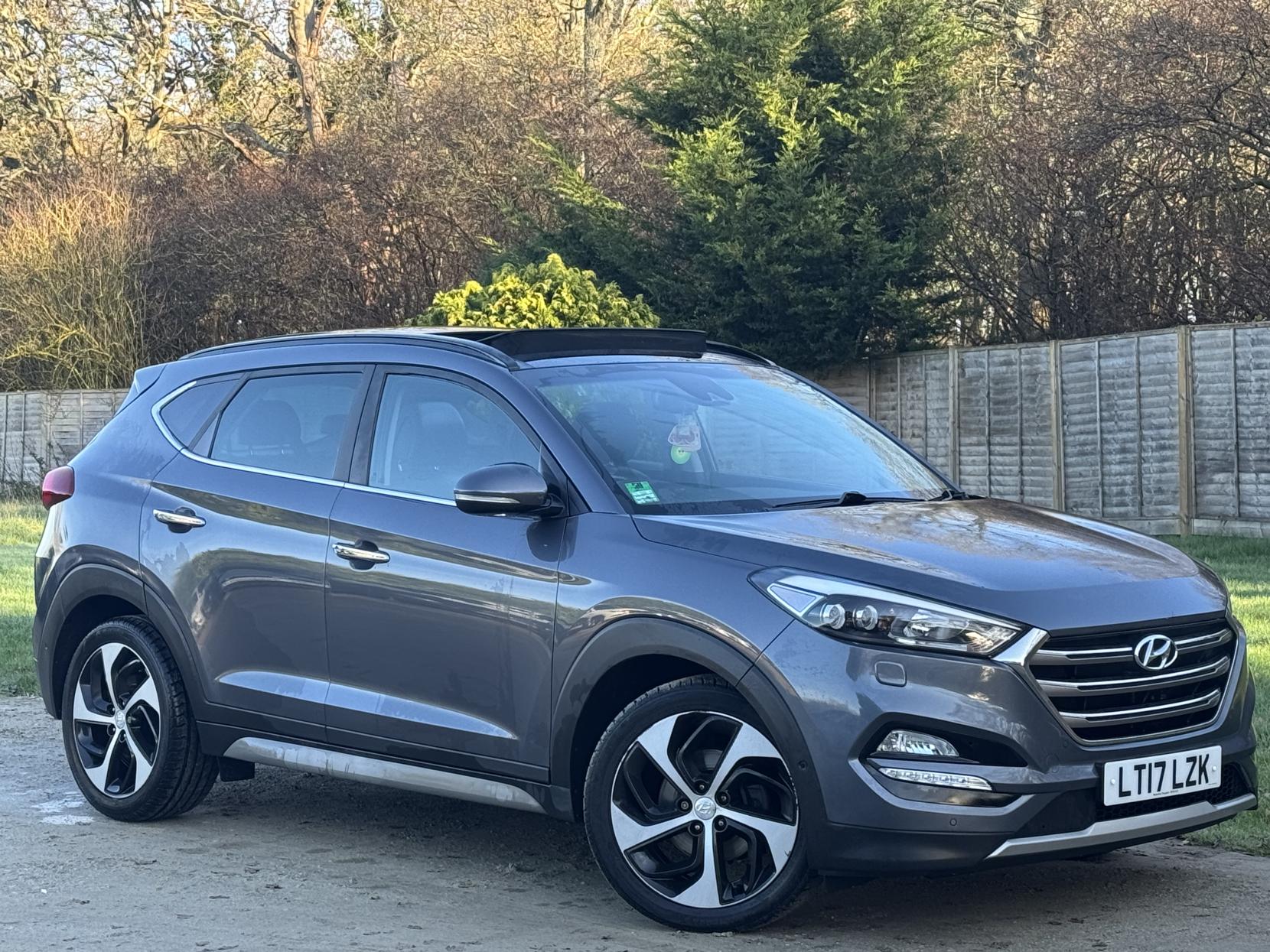 Hyundai TUCSON 1.7 CRDi Blue Drive Premium SE SUV 5dr Diesel DCT Euro 6 (s/s) (141 ps)