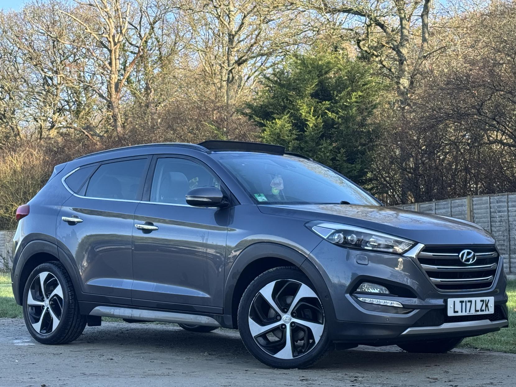 Hyundai TUCSON 1.7 CRDi Blue Drive Premium SE SUV 5dr Diesel DCT Euro 6 (s/s) (141 ps)