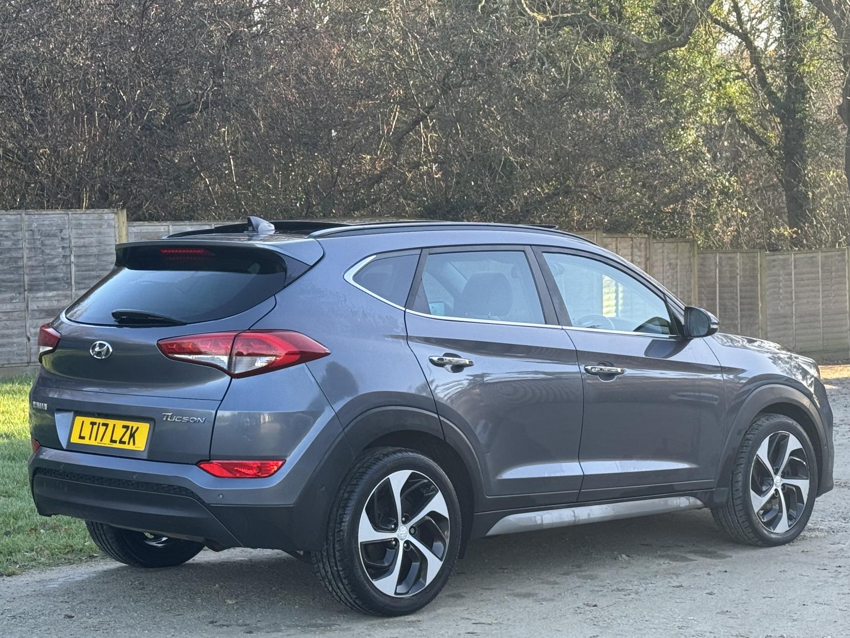 Hyundai TUCSON 1.7 CRDi Blue Drive Premium SE SUV 5dr Diesel DCT Euro 6 (s/s) (141 ps)