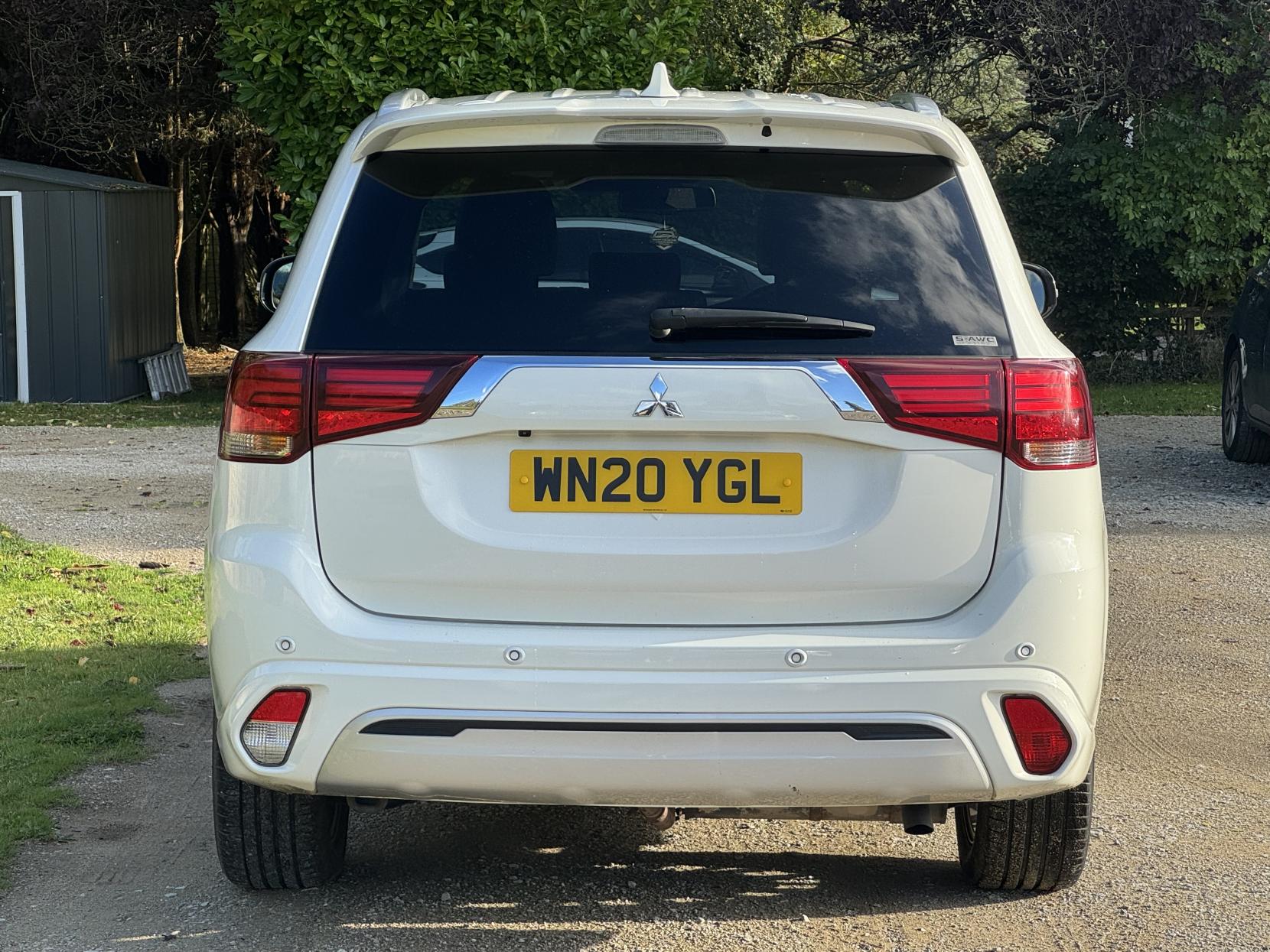 Mitsubishi Outlander 2.4h TwinMotor 13.8kWh Exceed Safety SUV 5dr Petrol Plug-in Hybrid CVT 4WD Euro 6 (s/s) (224 ps)