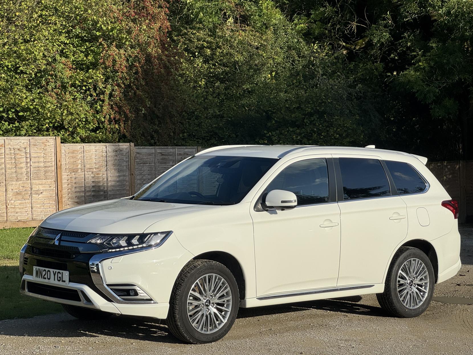 Mitsubishi Outlander 2.4h TwinMotor 13.8kWh Exceed Safety SUV 5dr Petrol Plug-in Hybrid CVT 4WD Euro 6 (s/s) (224 ps)