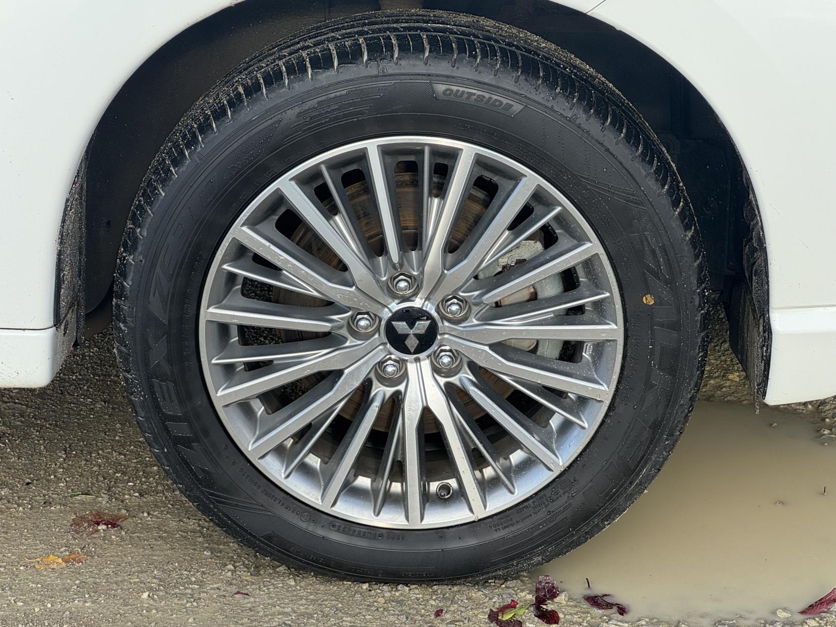 Mitsubishi Outlander 2.4h TwinMotor 13.8kWh Exceed Safety SUV 5dr Petrol Plug-in Hybrid CVT 4WD Euro 6 (s/s) (224 ps)