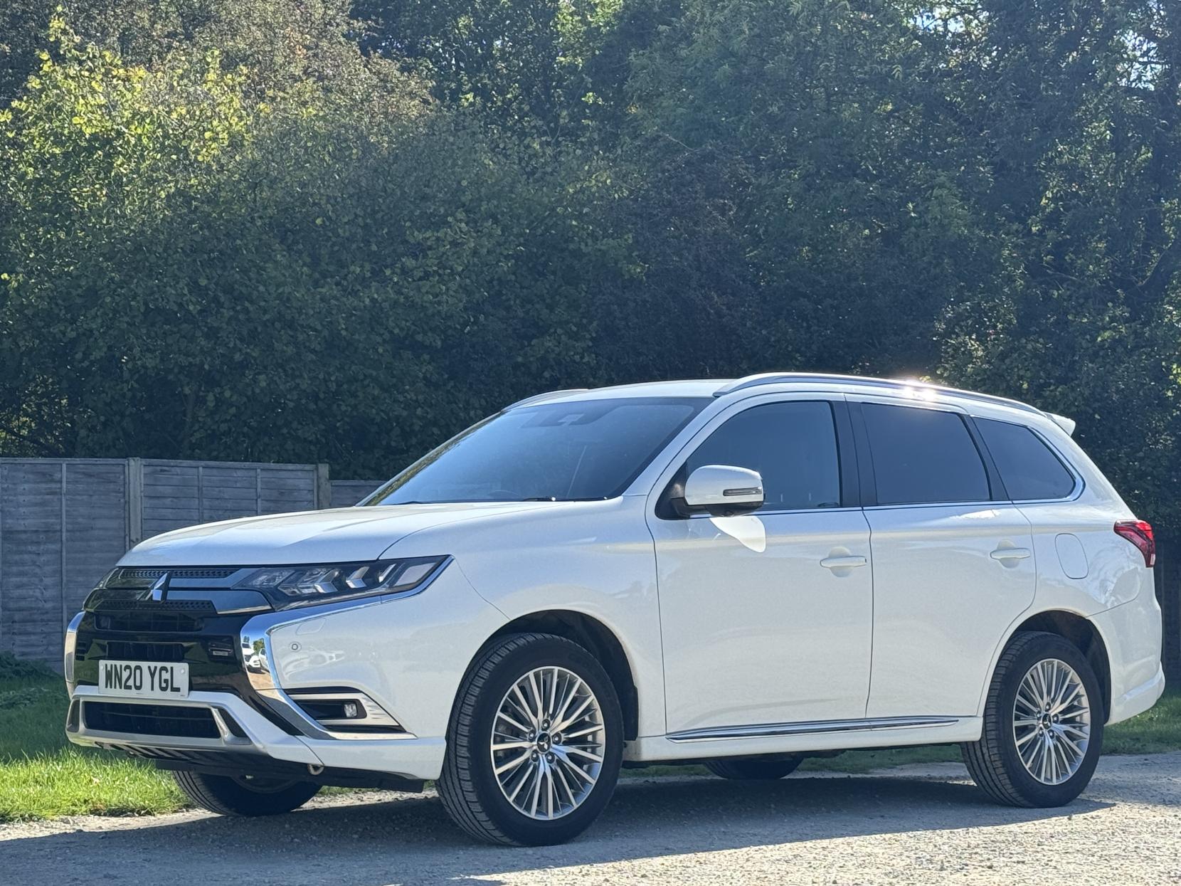 Mitsubishi Outlander 2.4h TwinMotor 13.8kWh Exceed Safety SUV 5dr Petrol Plug-in Hybrid CVT 4WD Euro 6 (s/s) (224 ps)