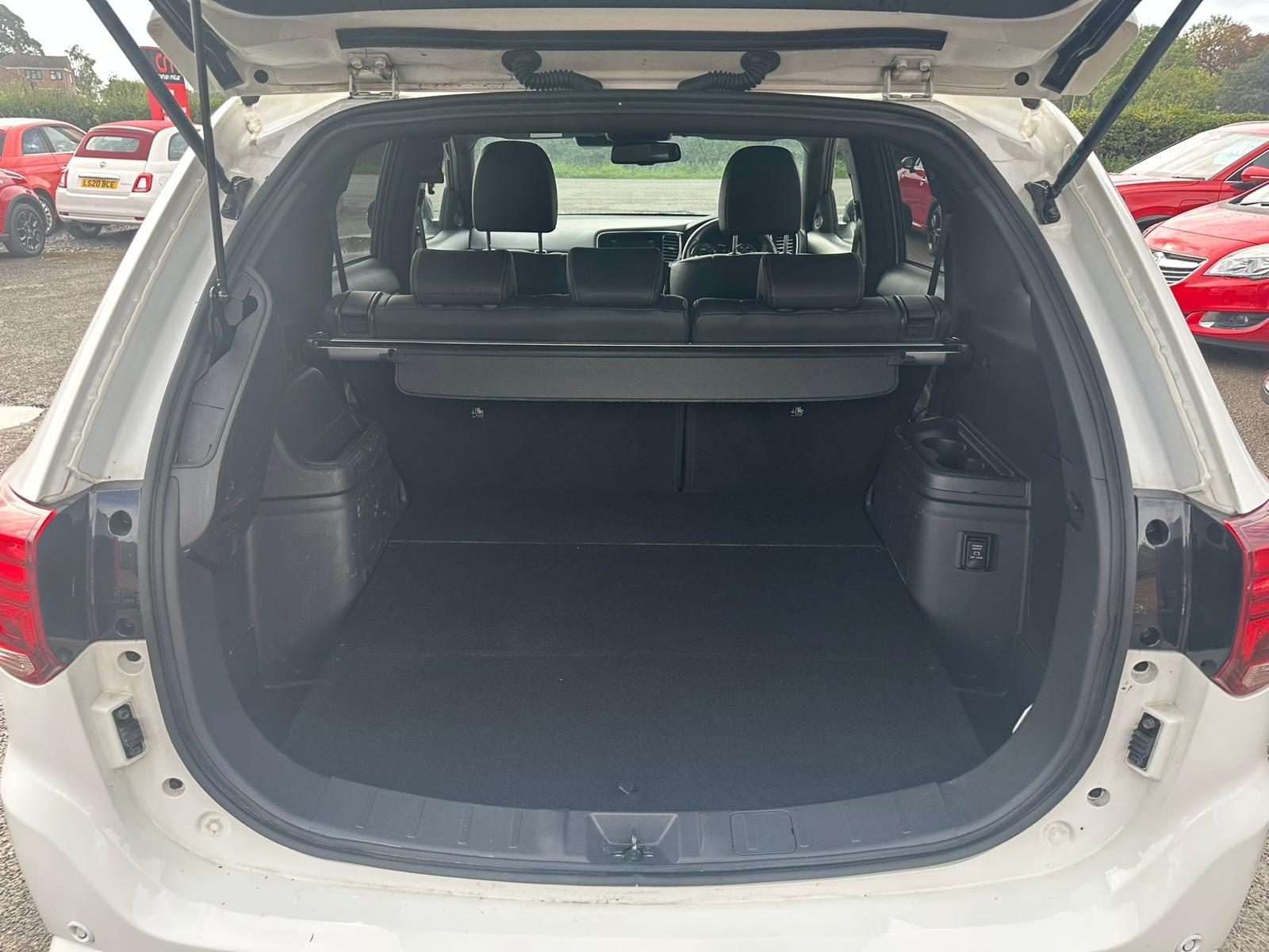 Mitsubishi Outlander 2.4h TwinMotor 13.8kWh Exceed Safety SUV 5dr Petrol Plug-in Hybrid CVT 4WD Euro 6 (s/s) (224 ps)