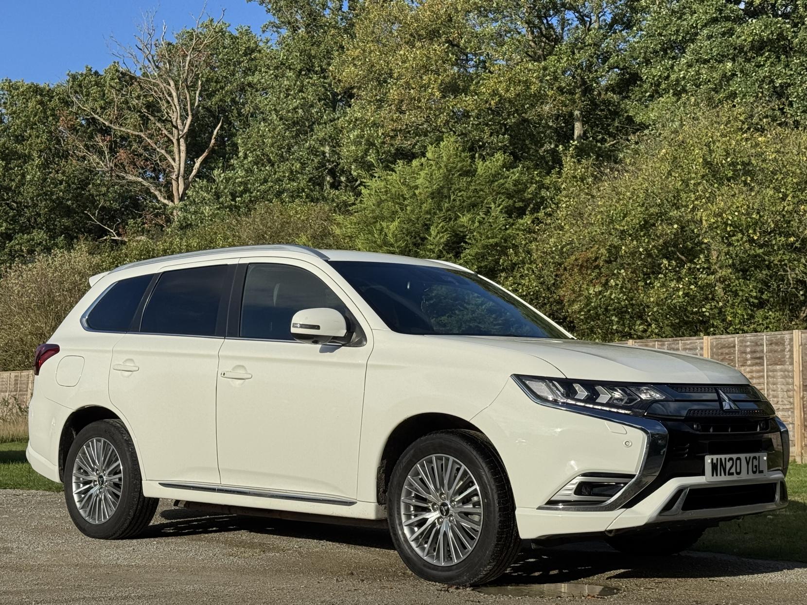 Mitsubishi Outlander 2.4h TwinMotor 13.8kWh Exceed Safety SUV 5dr Petrol Plug-in Hybrid CVT 4WD Euro 6 (s/s) (224 ps)