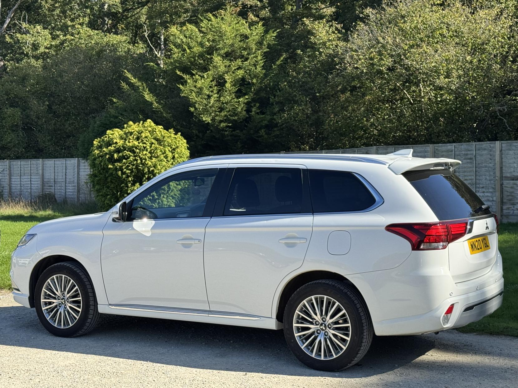 Mitsubishi Outlander 2.4h TwinMotor 13.8kWh Exceed Safety SUV 5dr Petrol Plug-in Hybrid CVT 4WD Euro 6 (s/s) (224 ps)