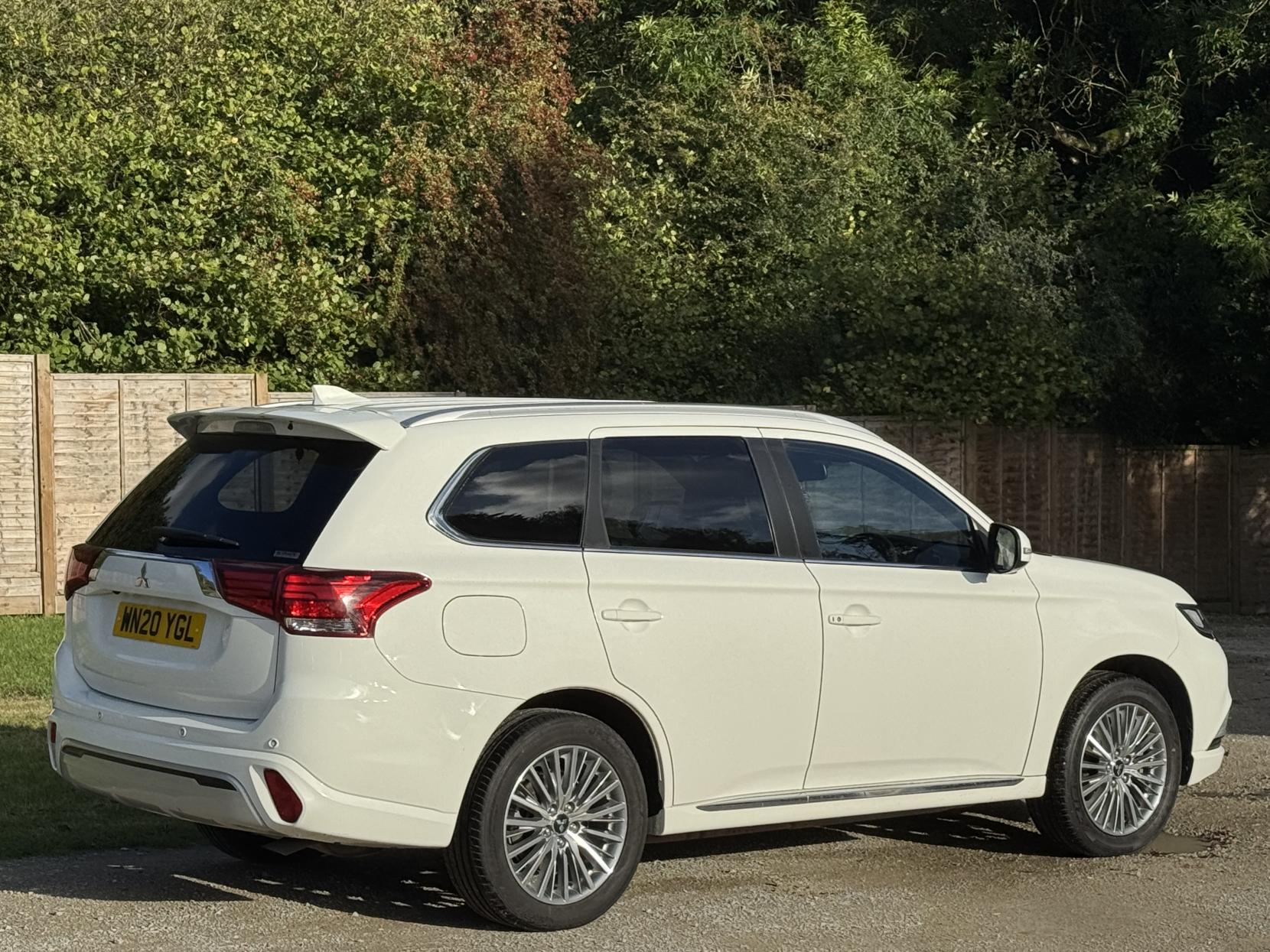 Mitsubishi Outlander 2.4h TwinMotor 13.8kWh Exceed Safety SUV 5dr Petrol Plug-in Hybrid CVT 4WD Euro 6 (s/s) (224 ps)