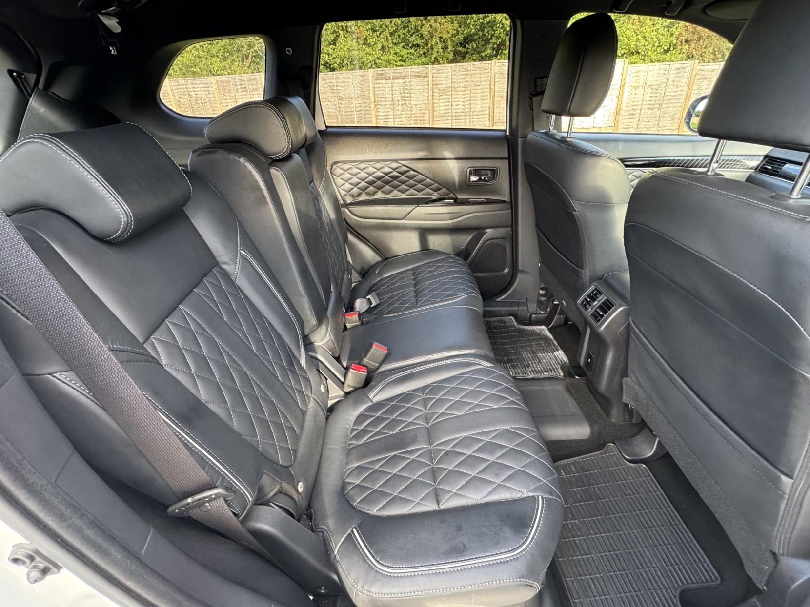 Mitsubishi Outlander 2.4h TwinMotor 13.8kWh Exceed Safety SUV 5dr Petrol Plug-in Hybrid CVT 4WD Euro 6 (s/s) (224 ps)