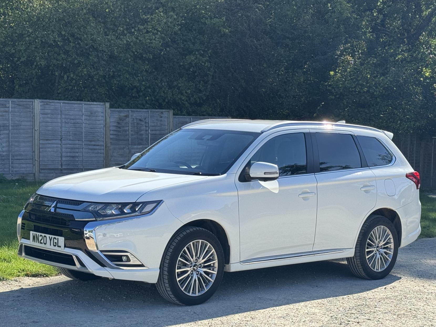 Mitsubishi Outlander 2.4h TwinMotor 13.8kWh Exceed Safety SUV 5dr Petrol Plug-in Hybrid CVT 4WD Euro 6 (s/s) (224 ps)