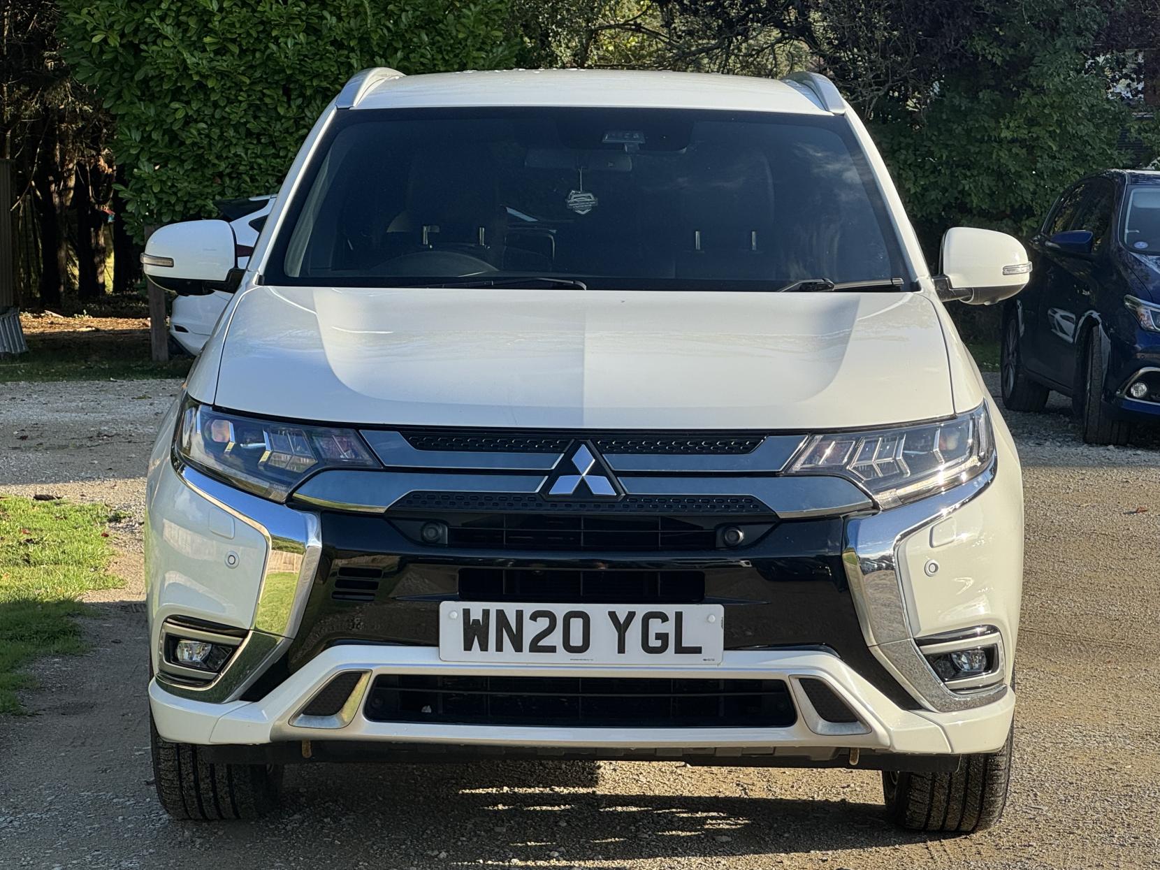 Mitsubishi Outlander 2.4h TwinMotor 13.8kWh Exceed Safety SUV 5dr Petrol Plug-in Hybrid CVT 4WD Euro 6 (s/s) (224 ps)
