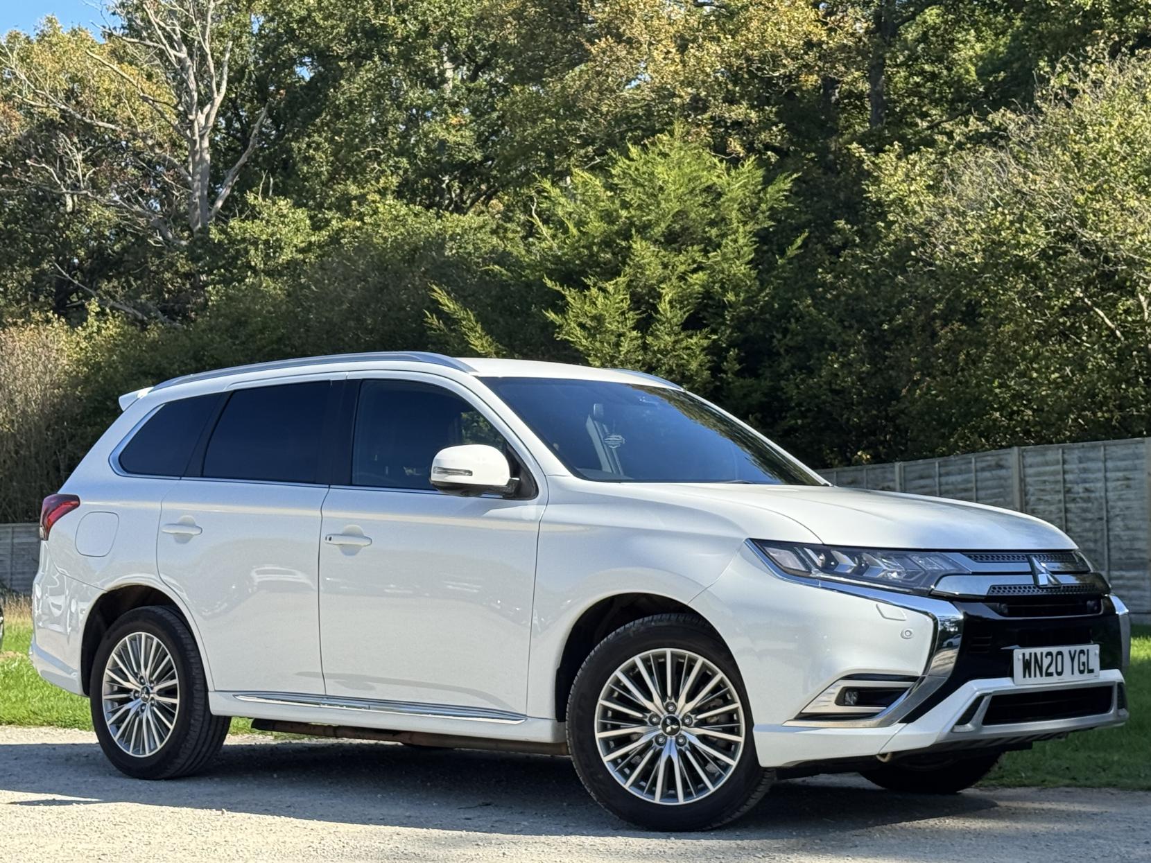 Mitsubishi Outlander 2.4h TwinMotor 13.8kWh Exceed Safety SUV 5dr Petrol Plug-in Hybrid CVT 4WD Euro 6 (s/s) (224 ps)