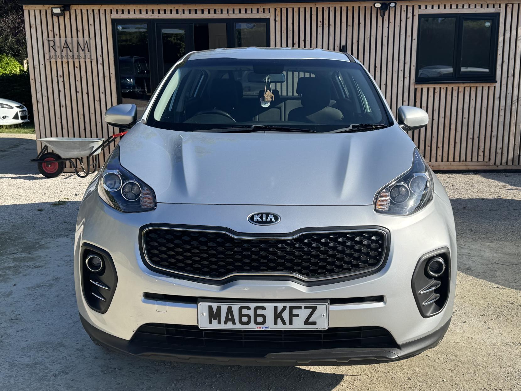 Kia Sportage 1.6 GDi 1 SUV 5dr Petrol Manual Euro 6 (130 bhp)
