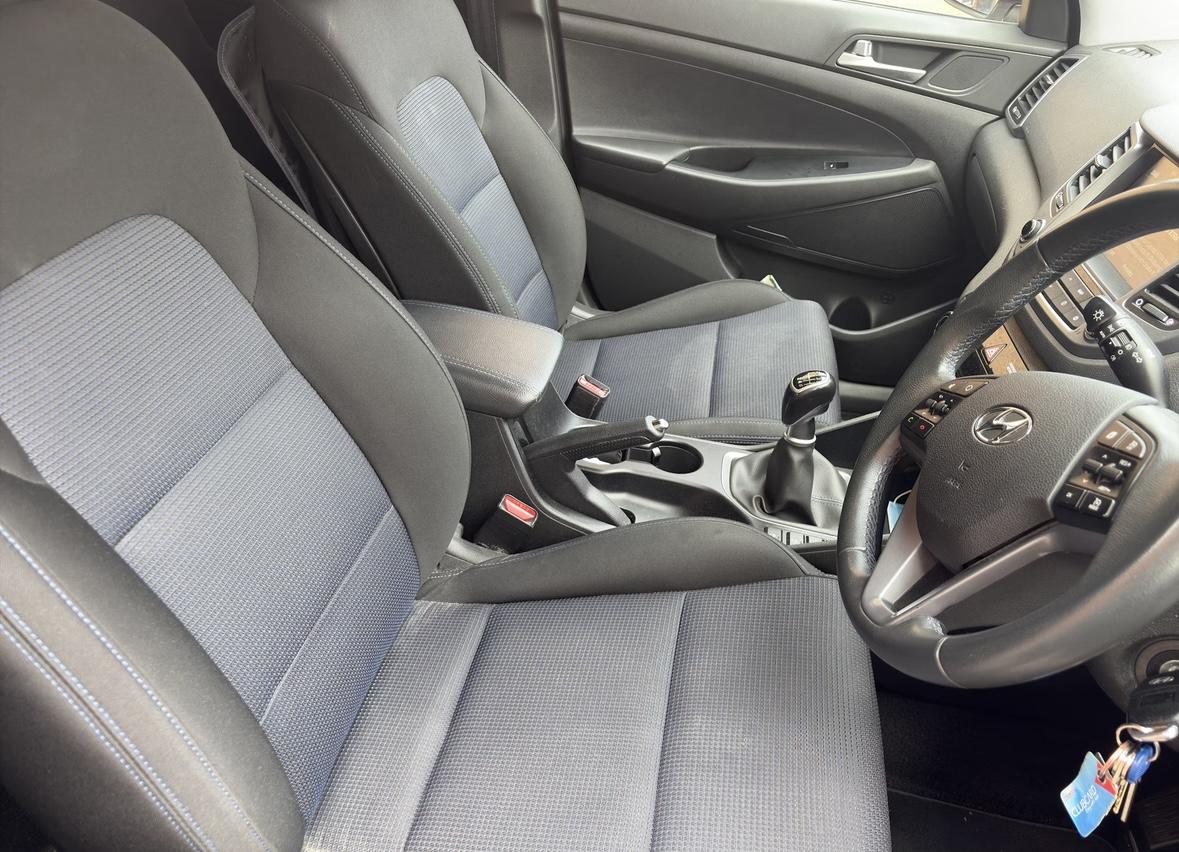 Hyundai TUCSON 1.7 CRDi Blue Drive SE Nav SUV 5dr Diesel Manual Euro 6 (s/s) (116 ps)