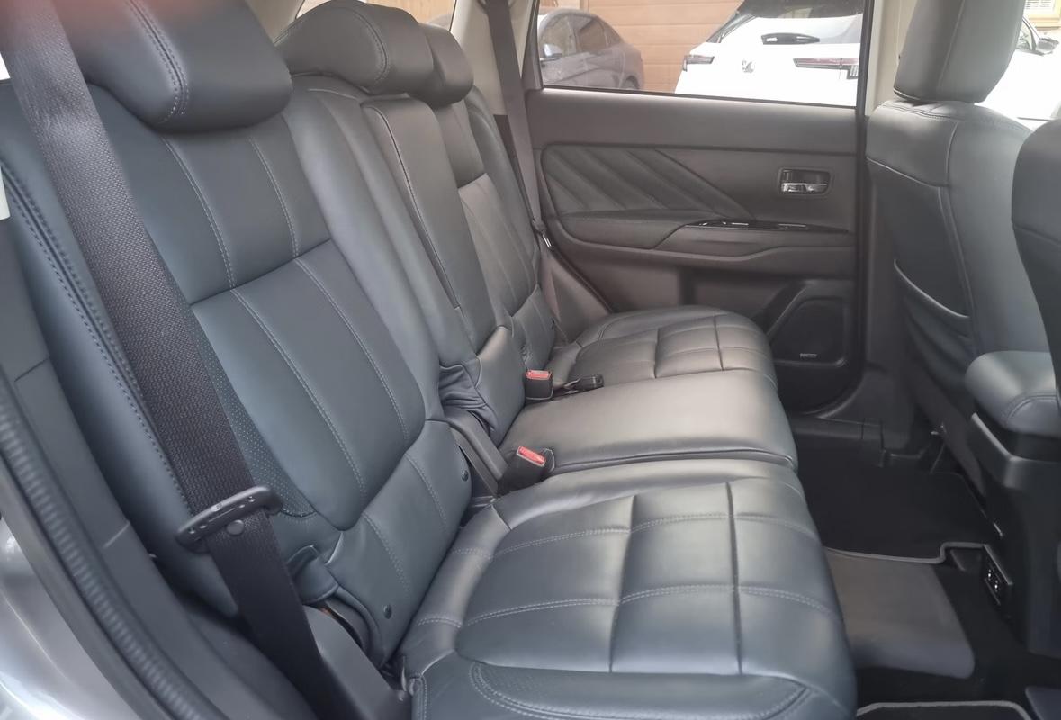 Mitsubishi Outlander 2.0h 12kWh GX5hs SUV 5dr Petrol Plug-in Hybrid CVT 4WD Euro 6 (s/s) (200 ps)