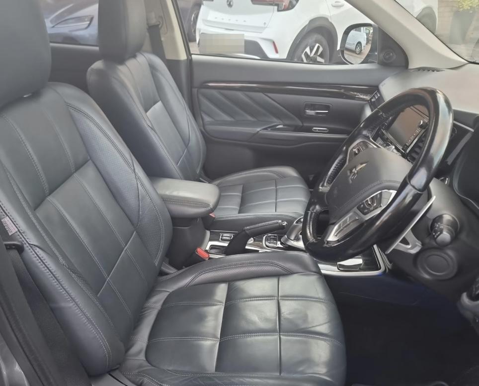 Mitsubishi Outlander 2.0h 12kWh GX5hs SUV 5dr Petrol Plug-in Hybrid CVT 4WD Euro 6 (s/s) (200 ps)