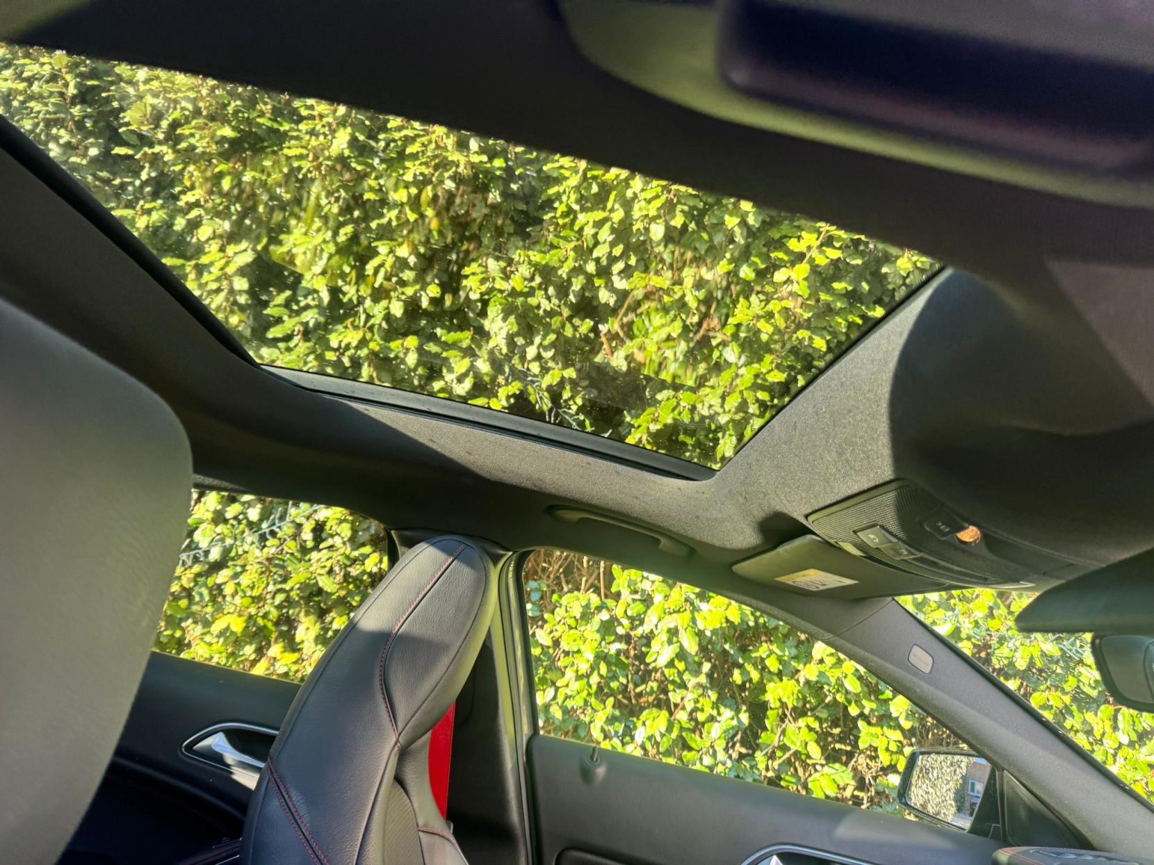 Mercedes-Benz GLA 2.1 GLA220d AMG Line (Premium Plus) SUV 5dr Diesel 7G-DCT 4MATIC Euro 6 (s/s) (177 ps)