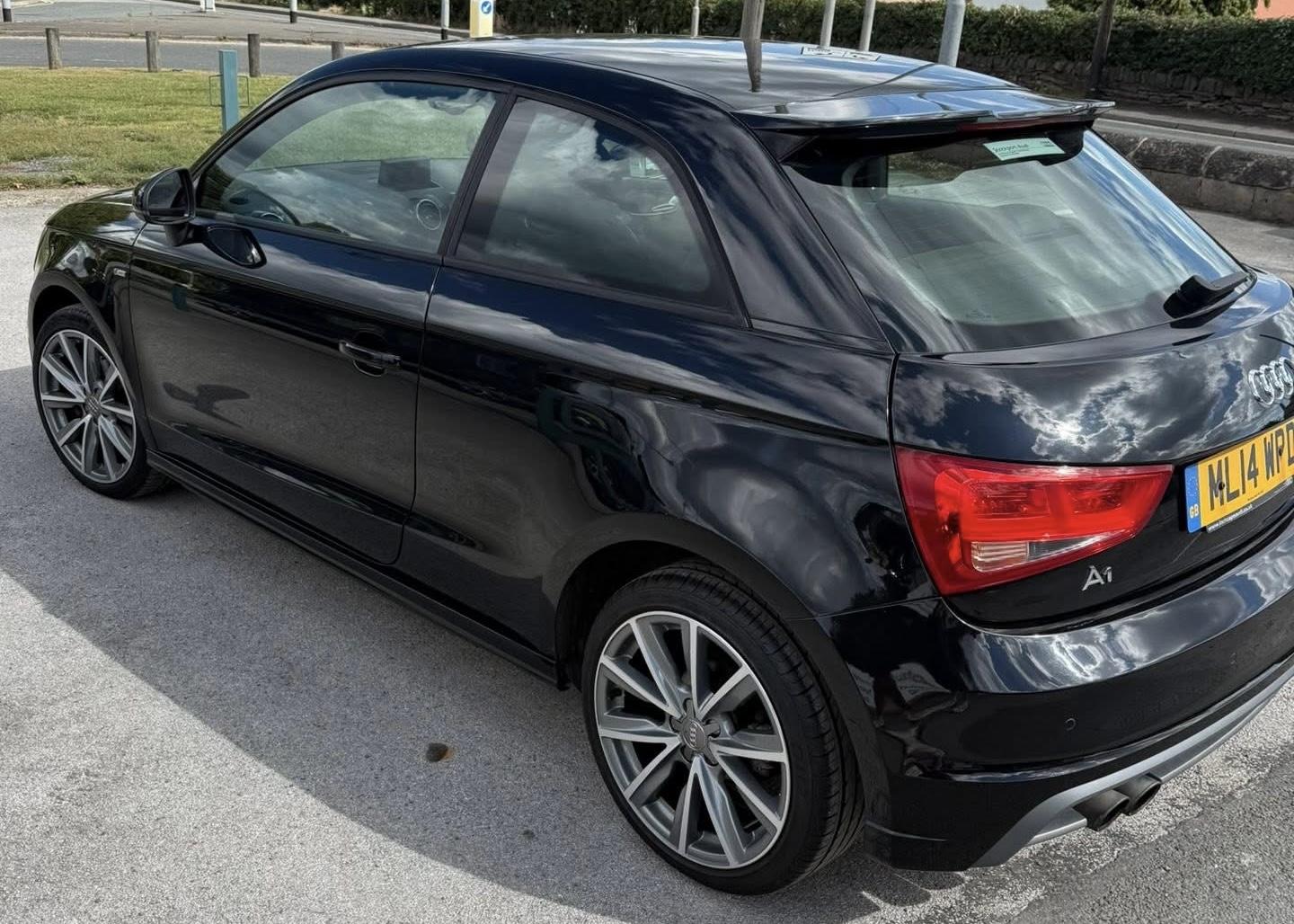 Audi A1 1.4 TFSI S line Style Edition Hatchback 3dr Petrol S Tronic Euro 5 (s/s) (122 ps)