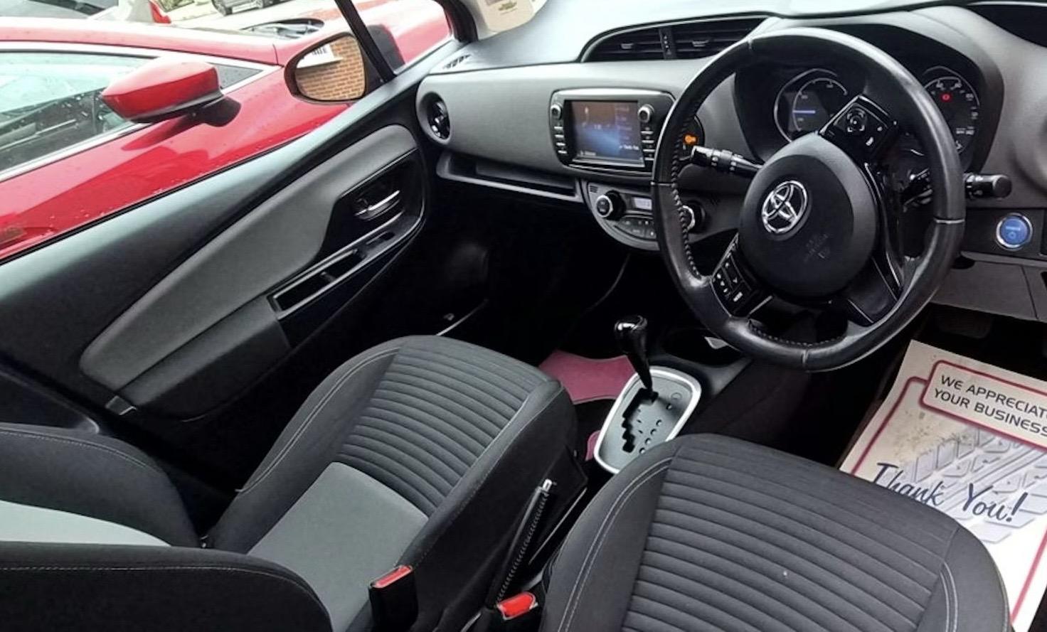 Toyota Yaris 1.5 VVT-h Icon Hatchback 5dr Petrol Hybrid E-CVT Euro 6 (s/s) (100 ps)