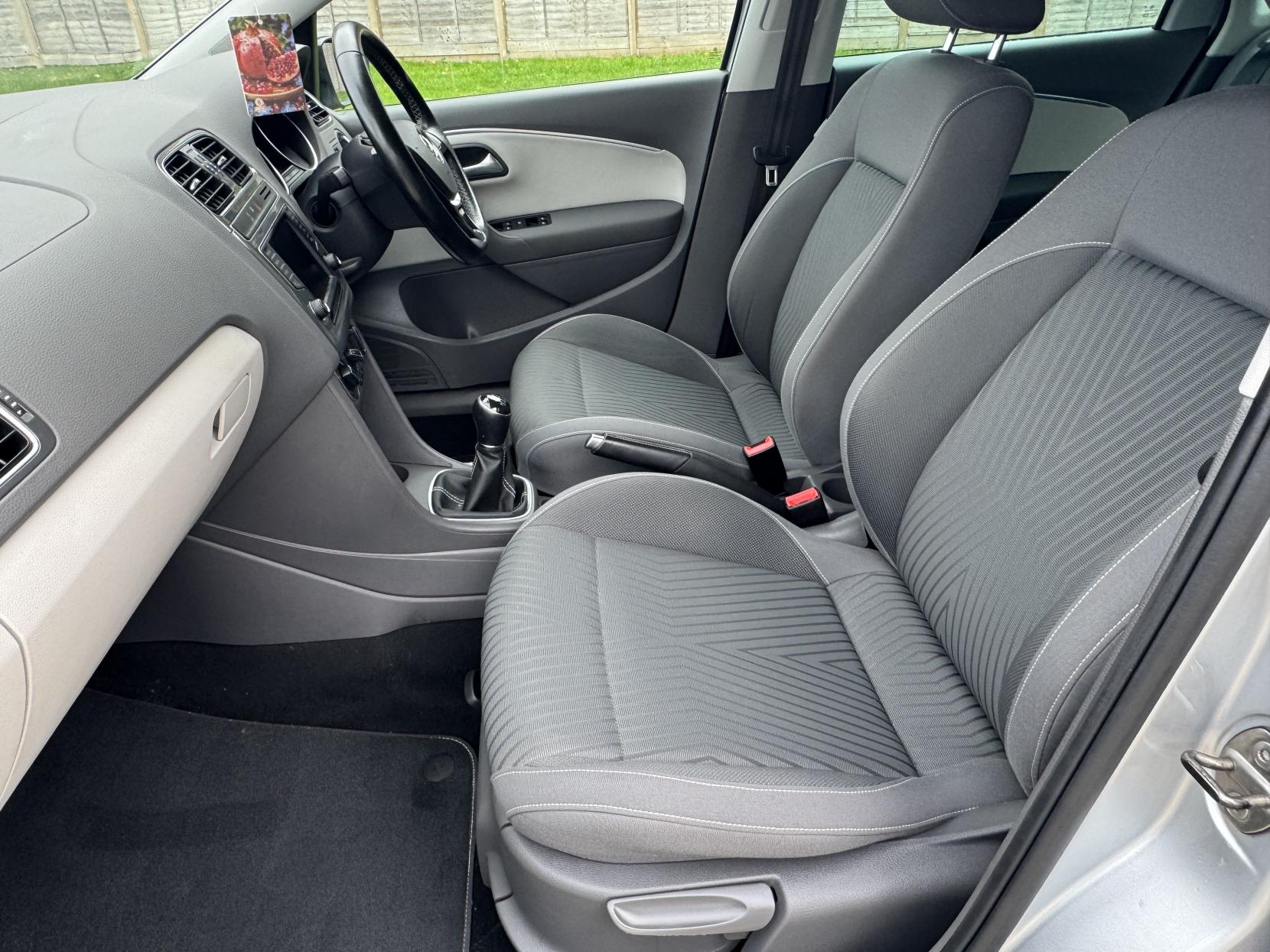 Volkswagen Polo 1.0 BlueMotion Tech SE Design Hatchback 5dr Petrol Manual Euro 6 (s/s) (60 ps)