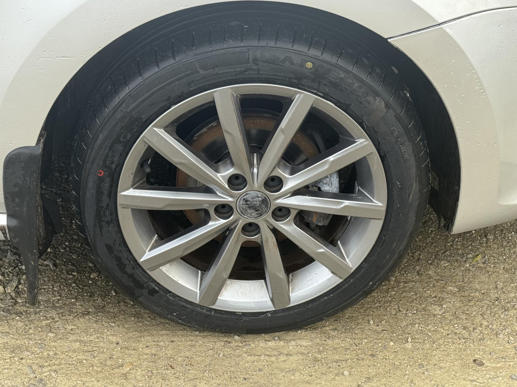 Volkswagen Polo 1.0 BlueMotion Tech SE Design Hatchback 5dr Petrol Manual Euro 6 (s/s) (60 ps)