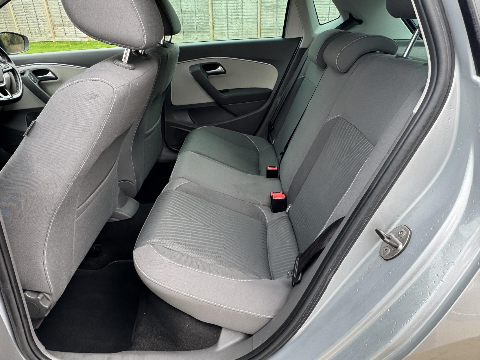 Volkswagen Polo 1.0 BlueMotion Tech SE Design Hatchback 5dr Petrol Manual Euro 6 (s/s) (60 ps)