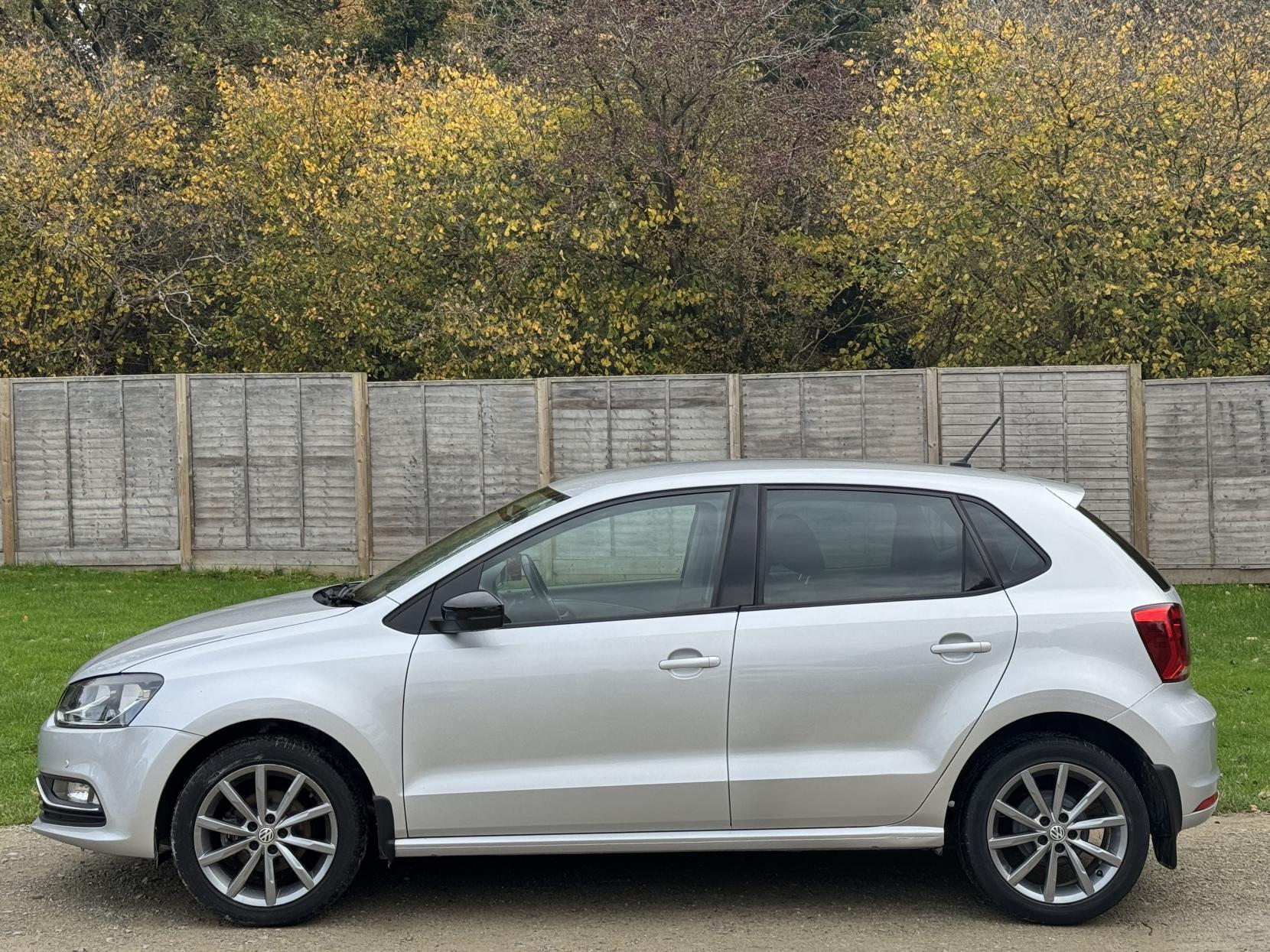 Volkswagen Polo 1.0 BlueMotion Tech SE Design Hatchback 5dr Petrol Manual Euro 6 (s/s) (60 ps)